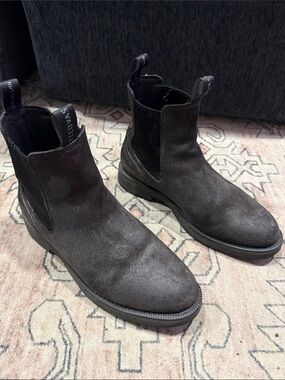 Tecovas Dark Brown Suede Chukka Boots